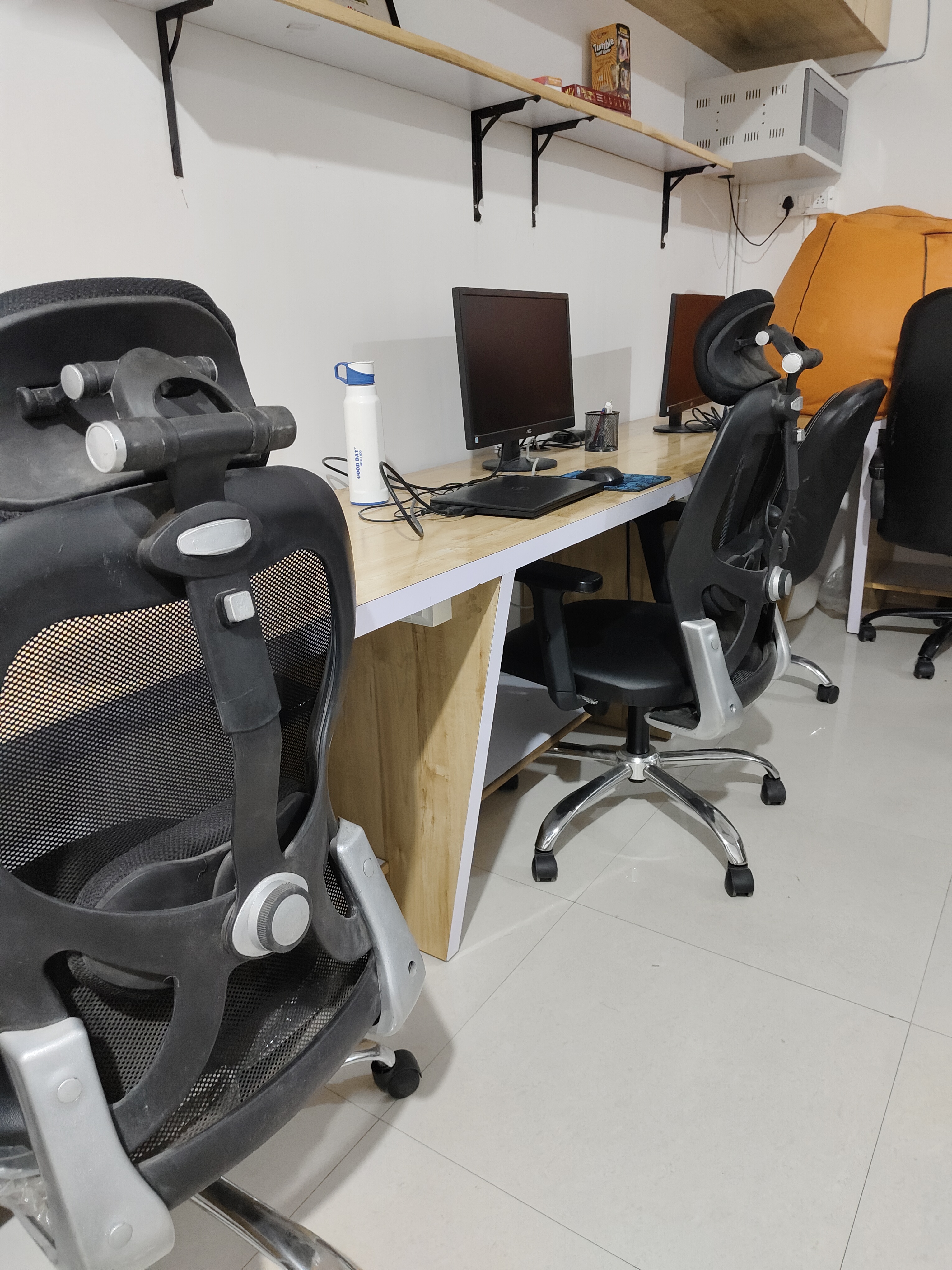 Dedicated desk workspace